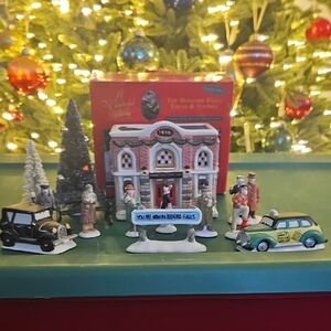 A Winderful Holiday Village Set with Building, Cars, and Figurines